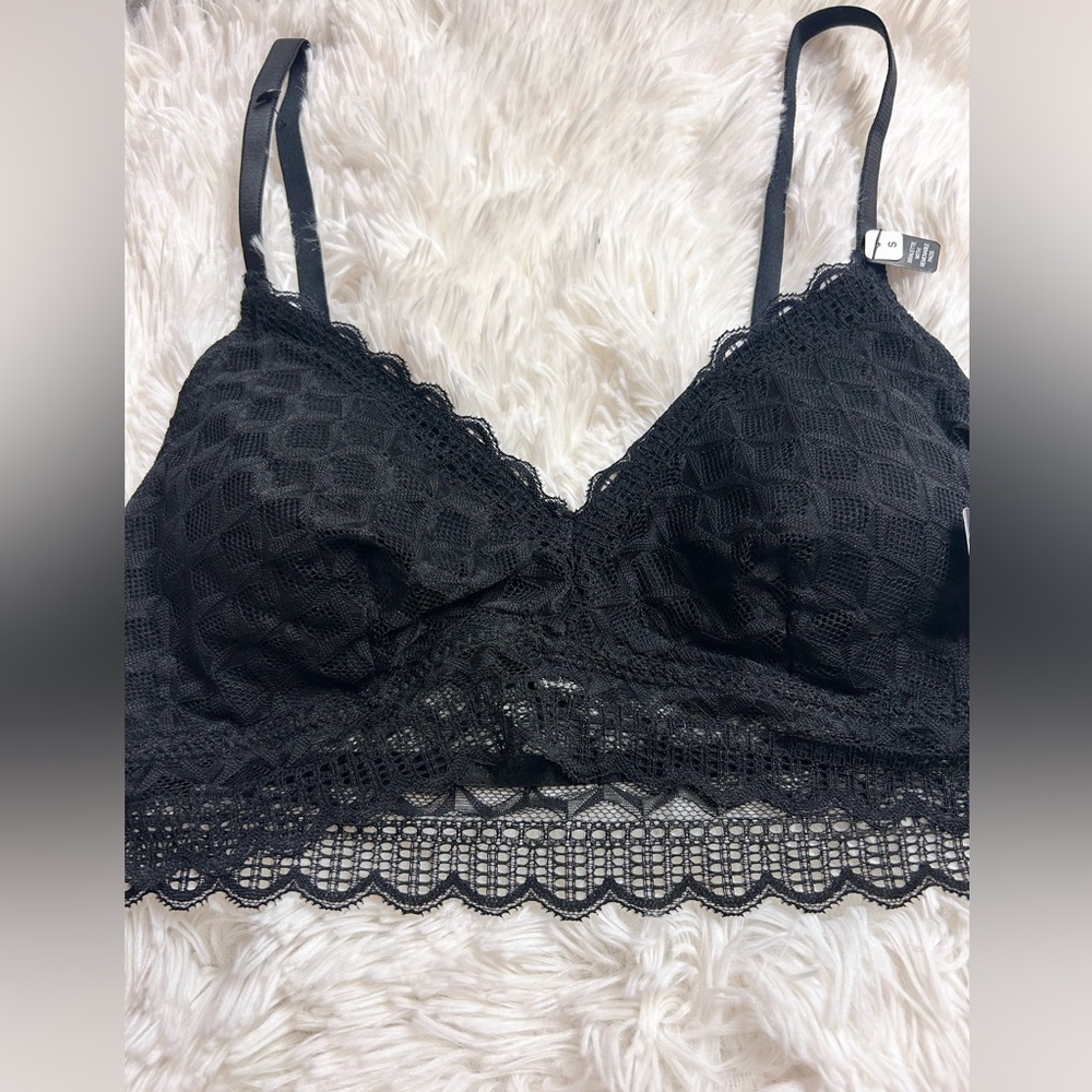 Express Black Spaghetti Strap Lace Bralette with Pads size Small NWT